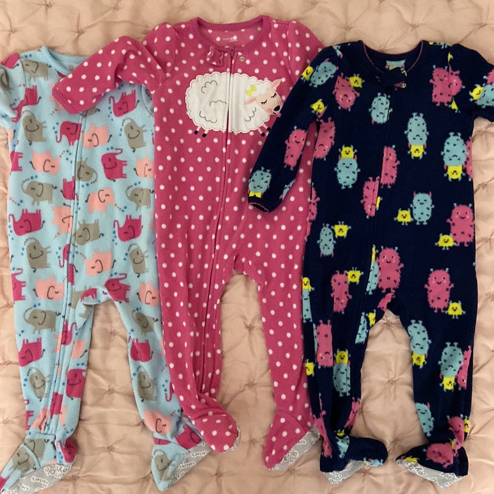 Simple Joys by Carters 18m baby girl fleece footie sleepers